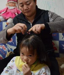 ​乱了辈分？4岁女孩竟把外婆叫妈妈！原因原来是这样