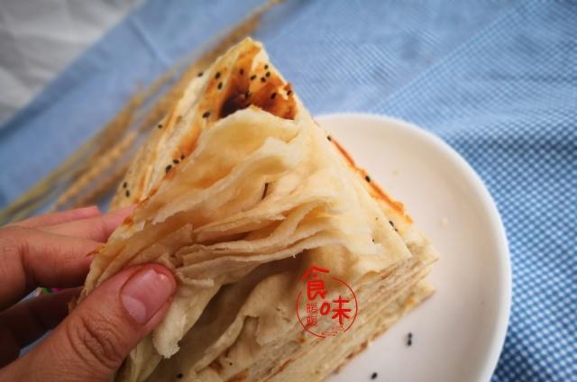 做起来非常简单的千层发面饼，折一折，擀一擀，全家都爱吃