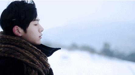 他的颜值终于回春了！