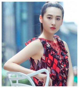 ​靠关系抢杨紫角色，《家有儿女》重聚没有她，网友：真好