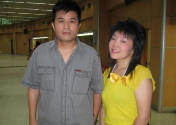 老毕22岁女儿曝光！多才多艺长相却一言难尽，网友：撞脸嘎子哥