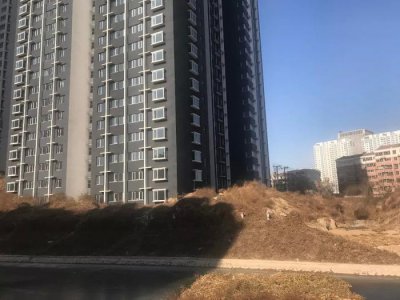 ​保定一楼盘超十年未交房 涉嫌“占用河道”