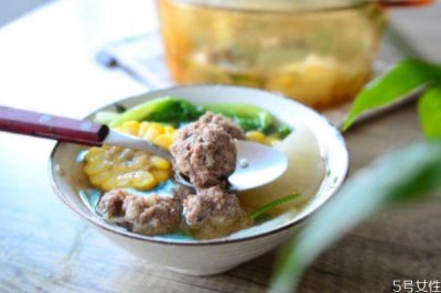 ​牛肉丸子汤的做法 牛肉丸子汤做法窍门