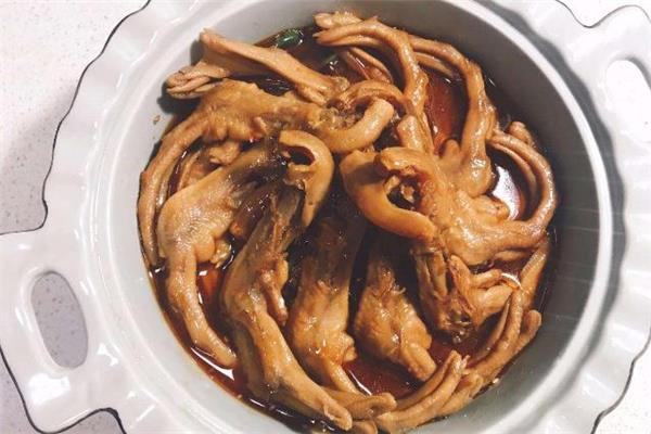 鸭掌可以经常吃吗 鸭掌吃多了会上火吗