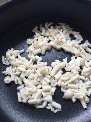 吃点清淡的很有必要，试试这碗菌菇豆腐汤，鲜味十足营养高！
