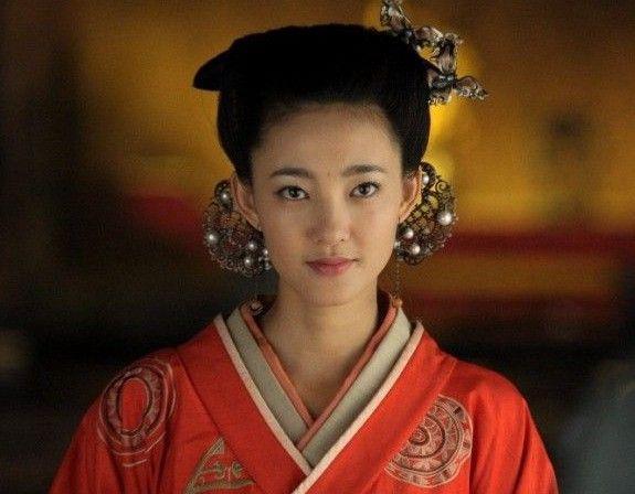 她是千古一帝汉武帝的母亲，二婚改嫁却成为皇后，果然不一般