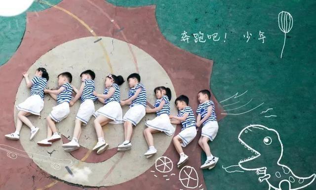 幼儿园毕业照走红，各种造型创意十足不输大学生，网友：小大人