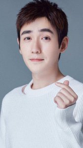 ​朱一龙隐婚生子？网友晒孩子出生证，并称：孩子跟入赘的爷爷姓皮