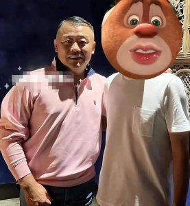 ​55岁的周立波近照曝光，身材发福，网友调侃越长越像潘长江