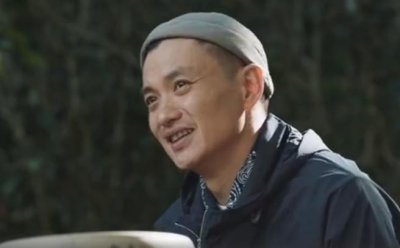 ​周一围颜值崩了？上节目回应夫妻感情，翻白眼皱眉简直太像宋小宝