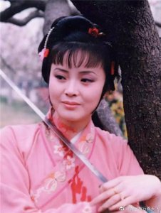 ​尤三姐是《红楼梦》中很烈性的一个女子……