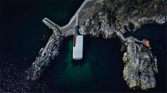就餐观景两不误，超级酷的海底餐厅