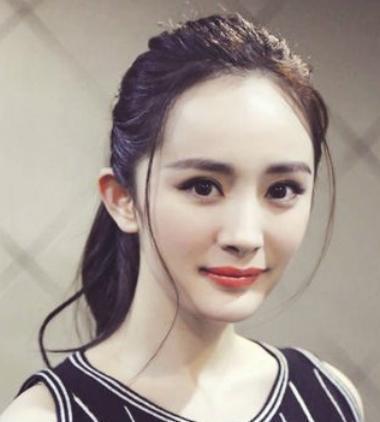 时尚女王撞脸Angelbaby，网友：黄晓明都快分不清了吧