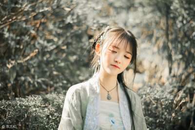 ​小说：黄金蟒从没被人降服过，如今认废物女为主人，众人目瞪口呆