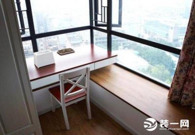 ​看这几款飘窗改书桌装修效果图 有适合你家的吗？