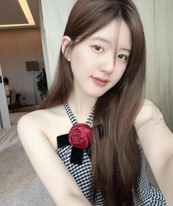 ​震惊！曝赵露思疑遭“封杀”，央视网清空其信息，许多黑历史被扒