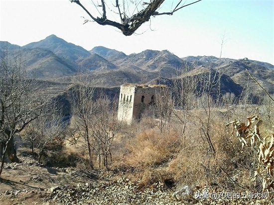 实地探访野长城，上山道路都是土路，破损的长城充满历史的沧桑感