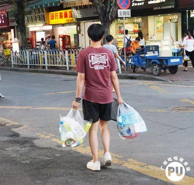 这座800年的棠下村，是无数年轻人踏足广州的第一个“家”！