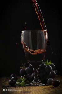 ​通化在哪买葡萄酒(通化圣大葡萄酒价格表)