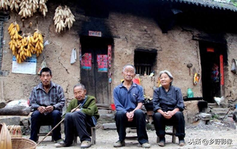 94岁老汉，六十岁娶妻“老来得子”传宗接代，开荒种地一生未出山