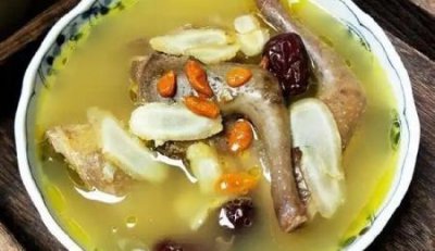 ​桃胶银耳羹做法