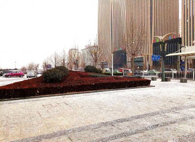 ​邯郸人苦盼的雪只下了半个小时，气象部门已施行人工增雪