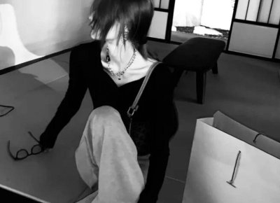 ​凤冠霞帔婚纱照（凤冠霞帔婚纱照）