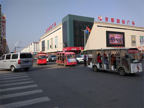 山西大同有个“棚户区”，这里有中国最牛的车……