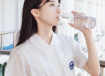 ​摩羯座男生暗恋的特征和行为：深入解析
