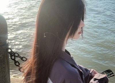 ​女生照片文案抖音（女生照片文案抖音怎么写）