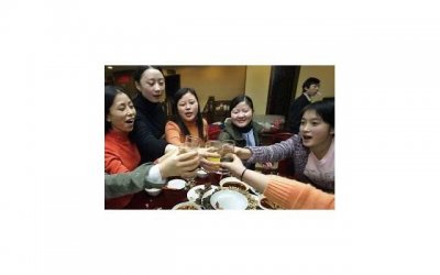 ​第一次聊天怎么和女生打招呼(微信第一次和女生聊天怎么打招呼)
