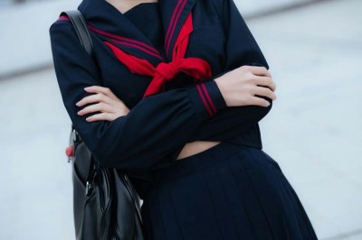 ​发给女朋友微笑表情生气了怎么哄