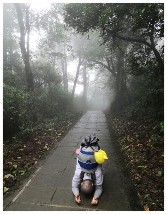 峨眉山偶遇圣空法师！看了好心痛！｜圣空法师朝礼峨眉山第三天