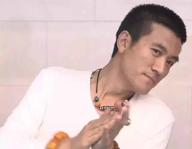 杨子跟黄圣依是什么关系（杨子为什么这么宠爱黄圣依）(2)