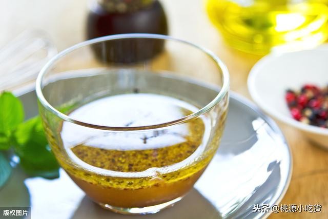 自己怎么调蛋黄沙拉酱（百吃不腻万能油醋汁）(8)