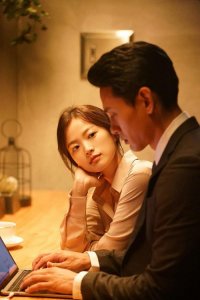 ​知道老公出轨最明智的选择是什么（发现丈夫背叛婚姻）