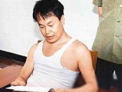 ​土匪张子强的团伙，还有一位18岁美女逍遥法外，如今开豪车住豪