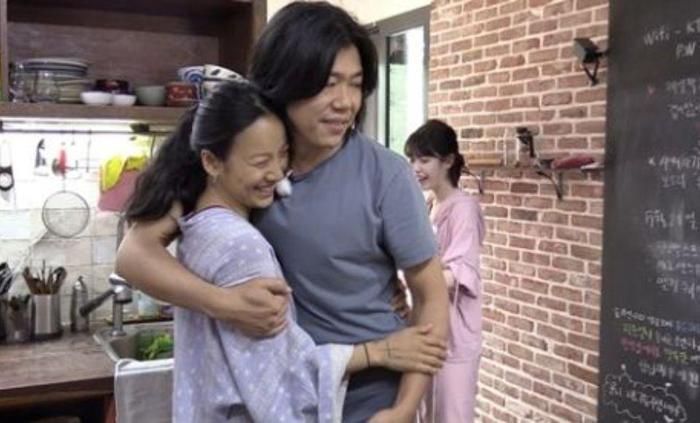 曾被批美女配野兽，李尚顺用行动证明自己值得李孝利嫁