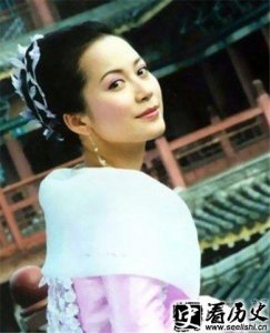 ​慕容秋荻是怎么死的