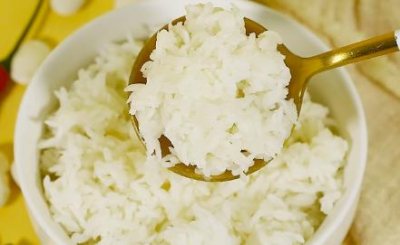 ​白芸豆米饭和自热米饭一样吗？
