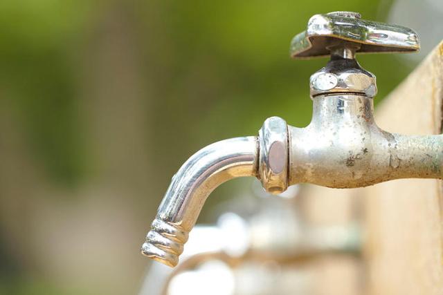 水龙头长期漏水的原因(水龙头为何总是无故漏水)(5)