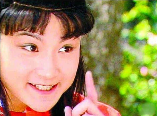 贾宝玉的通灵宝玉上镌刻着哪几个字(贾宝玉的玉)