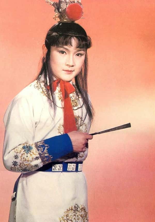 贾宝玉的通灵宝玉上镌刻着哪几个字(贾宝玉的玉)