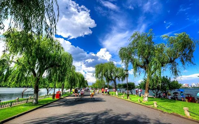 75首描写西湖的诗句(读一读西湖的绝美诗句)(2)