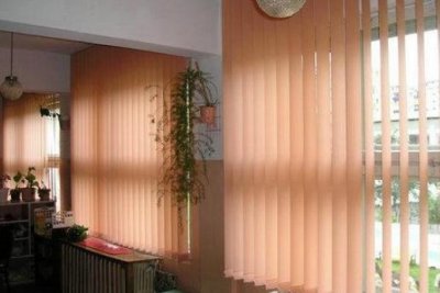 ​垂直帘的搭配技巧与清洁技巧