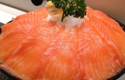 ​生鱼片最好吃的做法（第一次吃生鱼片）