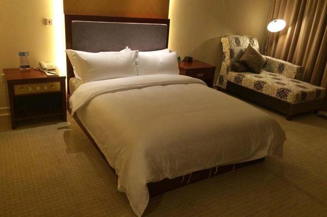 为何钟点房只能白天开,4个小时能干什么?前台小妹说出其中猫腻