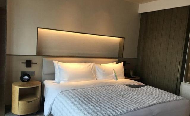 为何钟点房只能白天开,4个小时能干什么?前台小妹说出其中猫腻