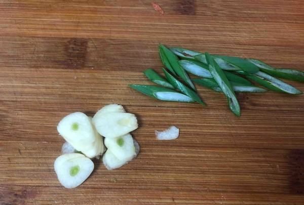 芹菜怎么素炒,素炒芹菜怎么做好吃图2