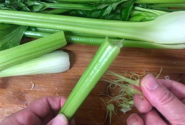 芹菜怎么素炒,素炒芹菜怎么做好吃图4
